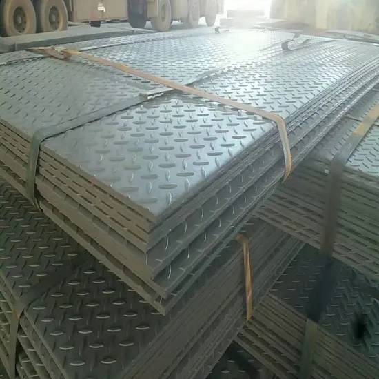 A36 S235jr Hot Rolled Black Carbon Steel Checkered Plate
